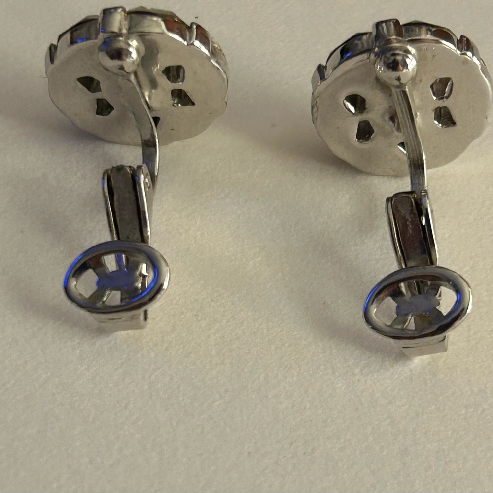 Trifari Earrings Vintage NWOT, clear oval faceted crystals round silver clip ons - Picture 4 of 7